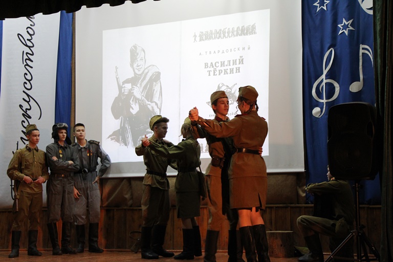 Школьный театр открывает двери!